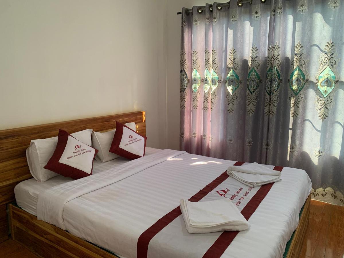 Vang Vieng Lily Backpackers Hostel מראה חיצוני תמונה