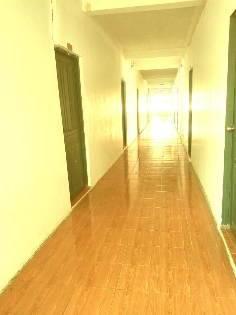 Vang Vieng Lily Backpackers Hostel מראה חיצוני תמונה