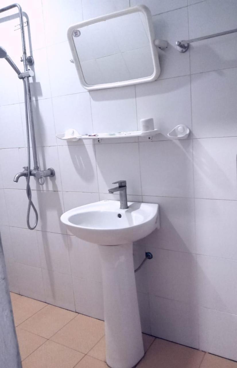 Vang Vieng Lily Backpackers Hostel מראה חיצוני תמונה